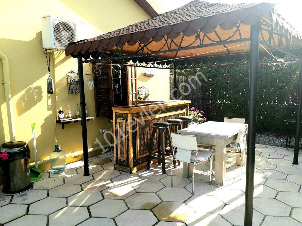 Wonderful resale villa with swimming pool 