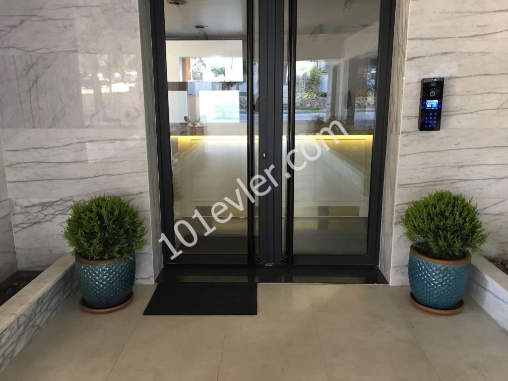 For rent luxury apartment in city center