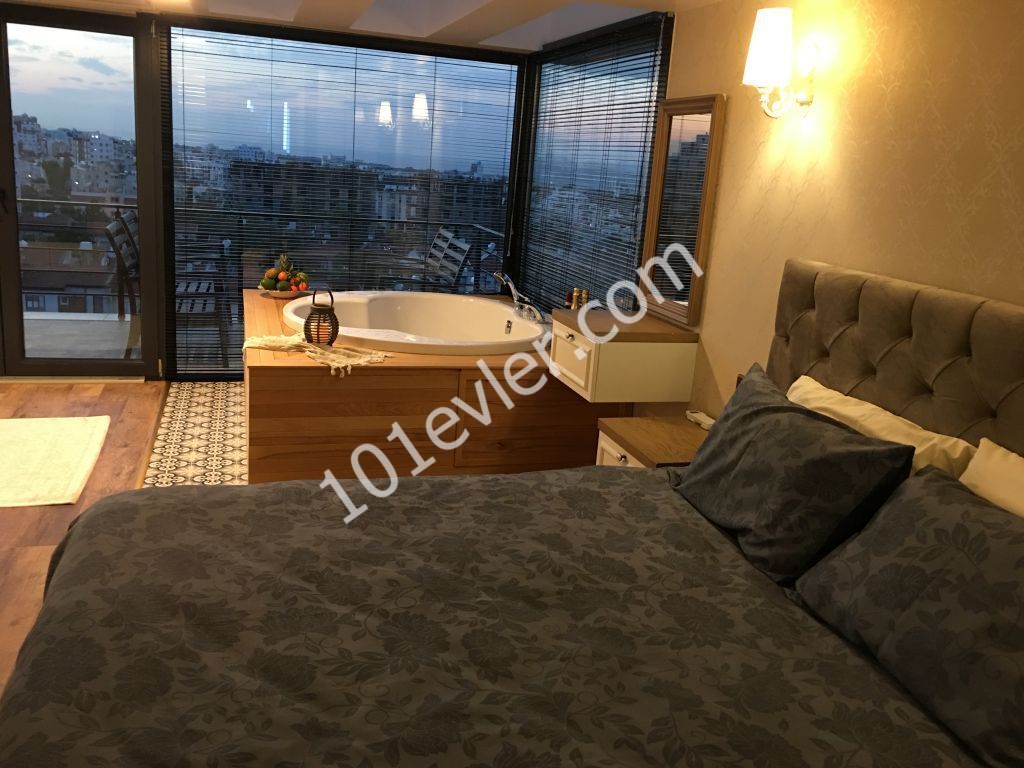 For rent luxury apartment in city center