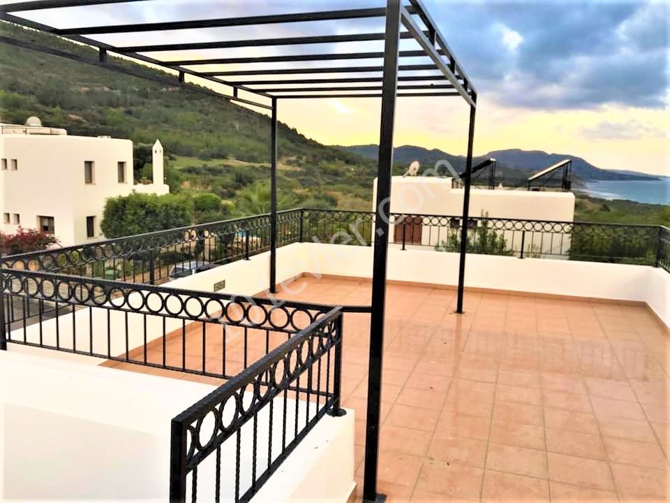 For rent 3+1 villa in Karshiyaka with shared pool