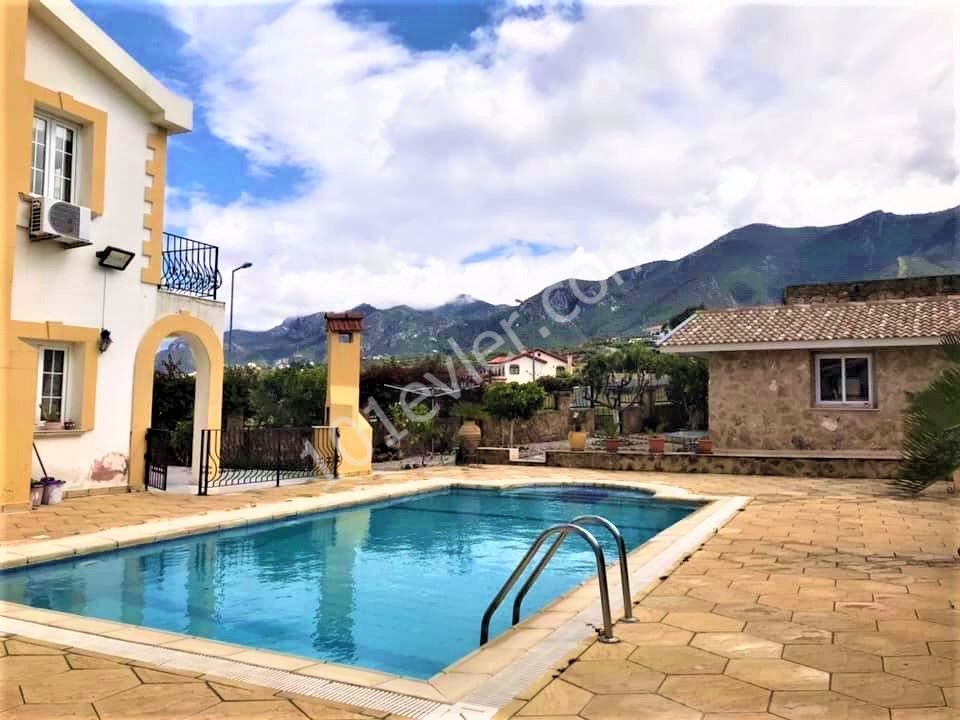 For sale 3+1 villa with private pool