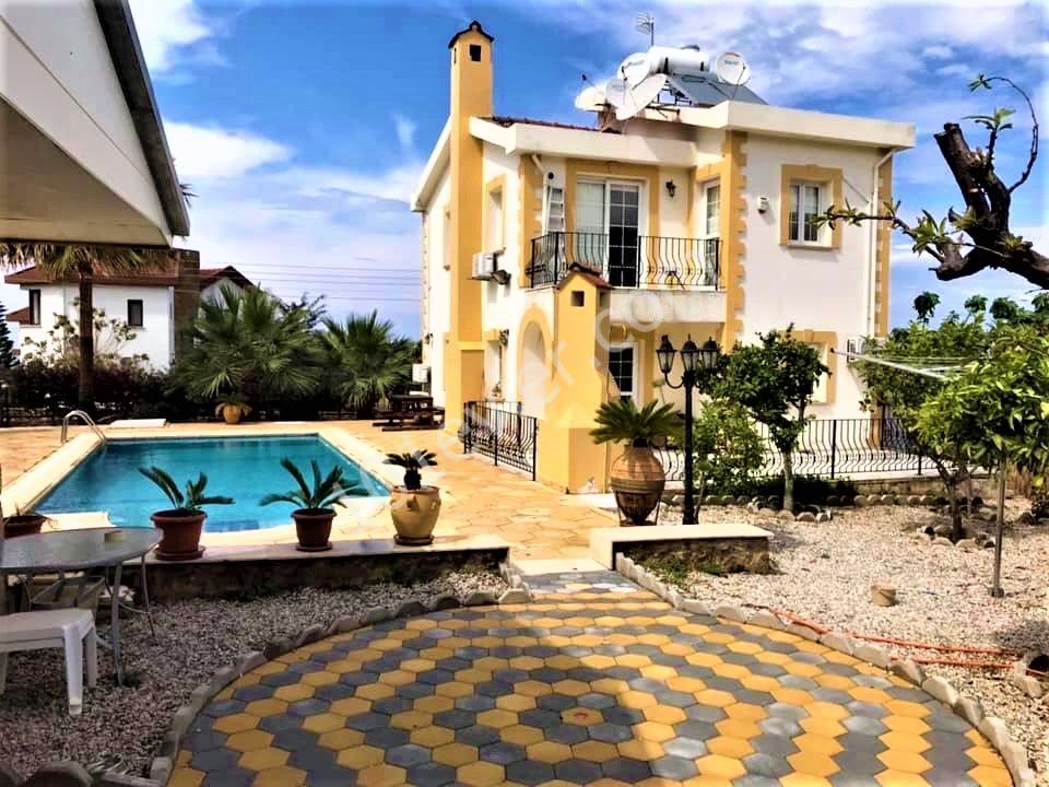 Bellapaiste satılık 3+1 özel havuzlu villa