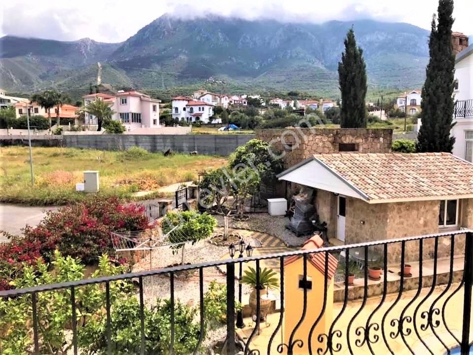 Bellapaiste satılık 3+1 özel havuzlu villa