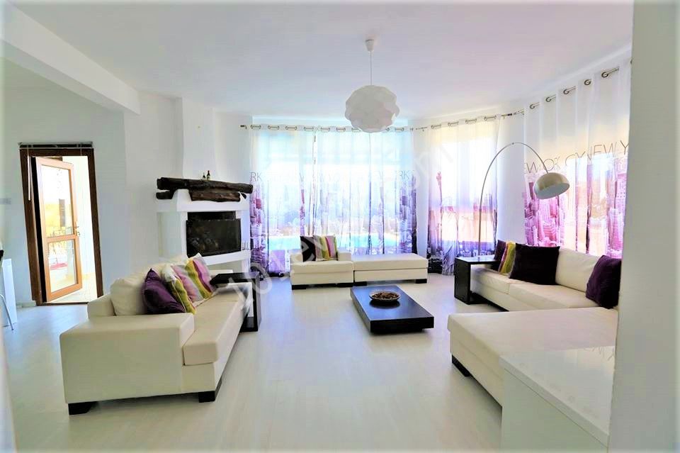  MAGNIFICENT TRIPLEX RESALE VILLA WİTH STUNNİNG VİEWS...