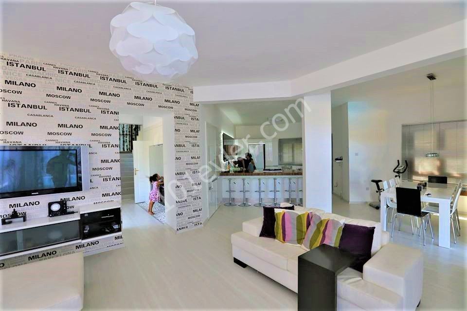  MAGNIFICENT TRIPLEX RESALE VILLA WİTH STUNNİNG VİEWS...