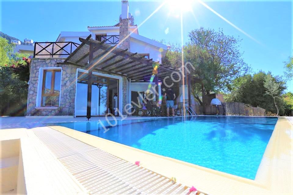  MAGNIFICENT TRIPLEX RESALE VILLA WİTH STUNNİNG VİEWS...