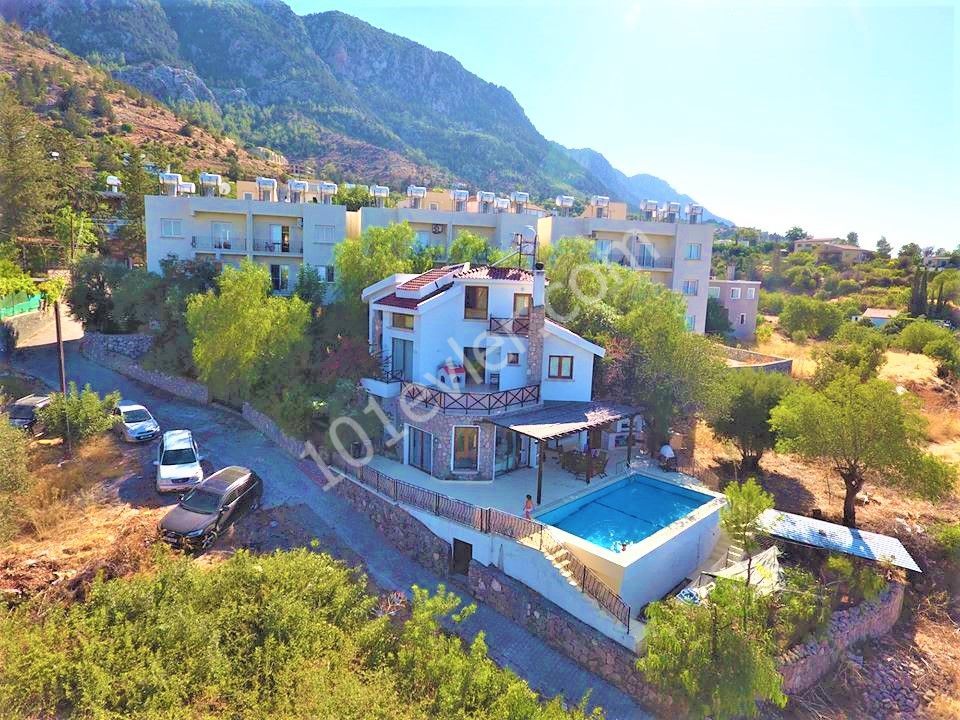  MAGNIFICENT TRIPLEX RESALE VILLA WİTH STUNNİNG VİEWS...