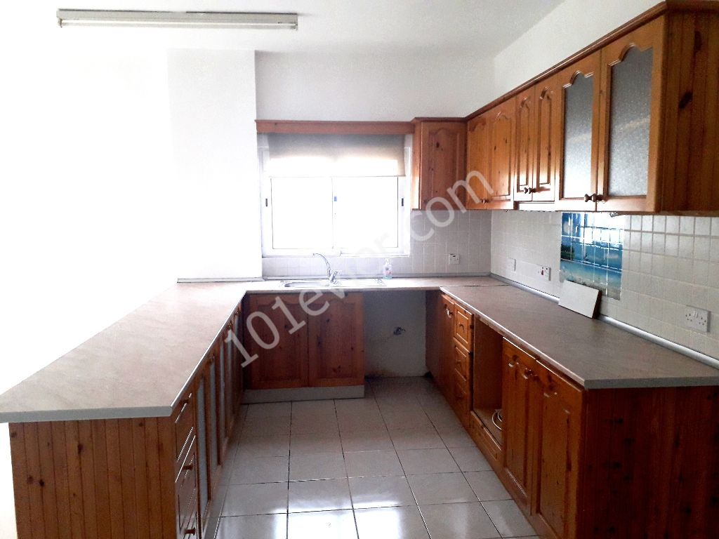 3+1 apartment for rent ın Girne cıty center