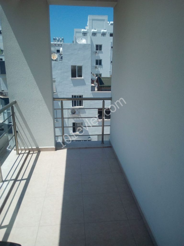 Girne merkezde 1+1 kiralık daire