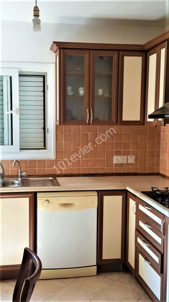 Girne mekezde kiralık 2+1 daire 