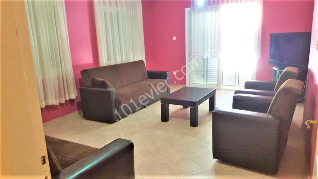 Girne mekezde kiralık 2+1 daire 