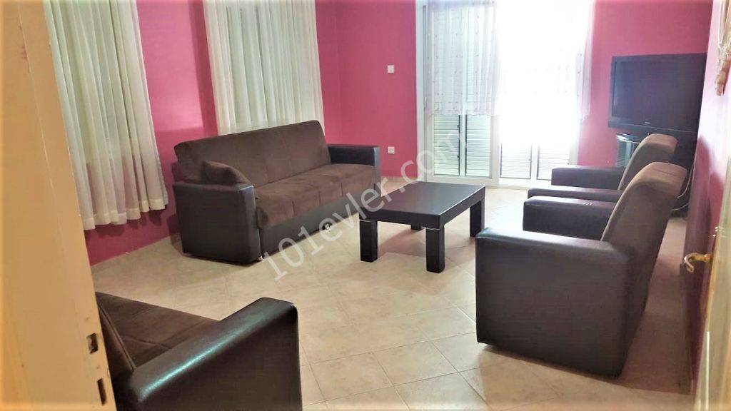 Girne mekezde kiralık 2+1 daire 