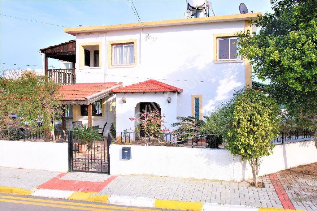 Kaya Palazzo otelin yanında,satılık villa