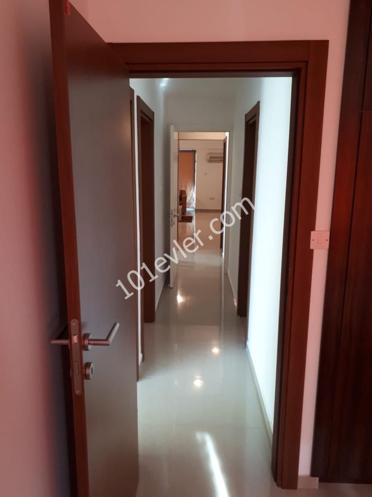  Spacious 3 + 1 clean apartment in Kyrenia center !!!