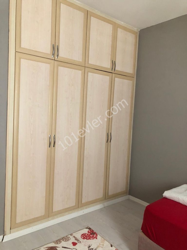 Girne merkezde satılık site içi 3+1 daire