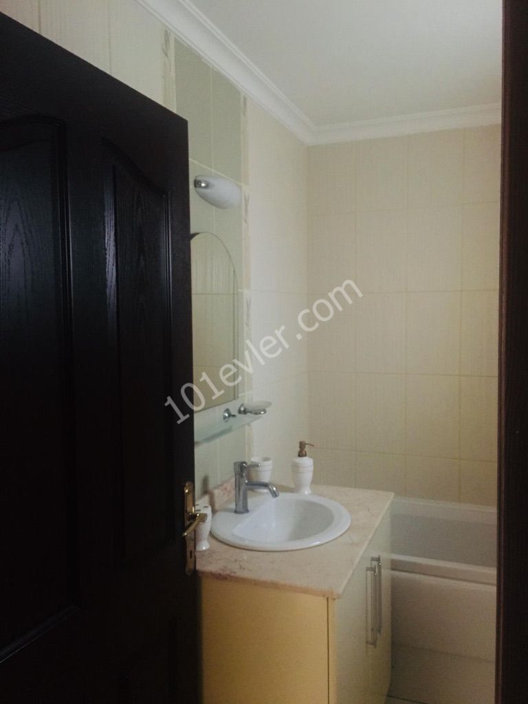 Girne merkezde satılık lux 3+1 daire