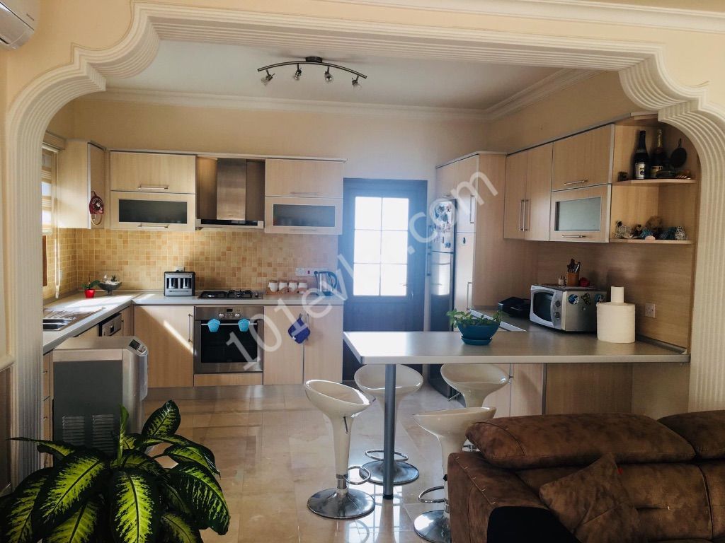 Girne merkezde satılık lux 3+1 daire