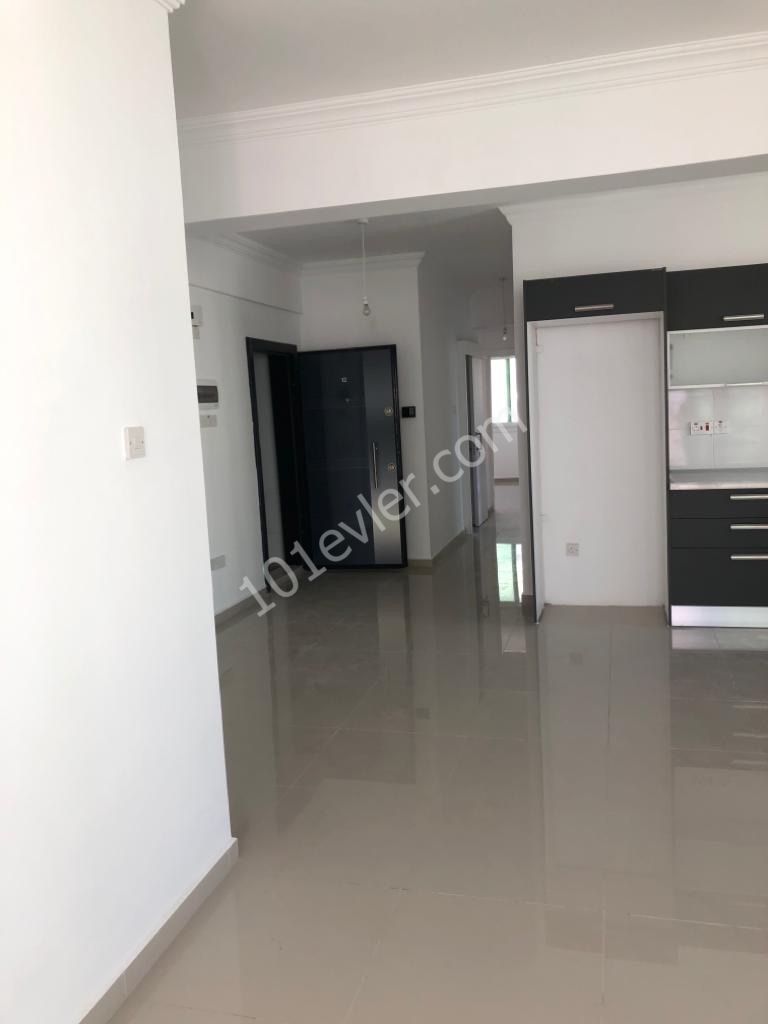 Girne merkezde satılık 3+1 lux daire