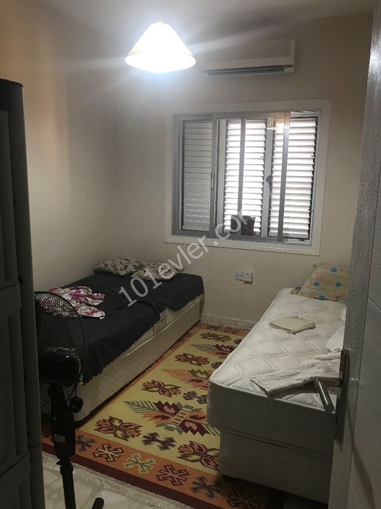 Girne merkezde satılık geniş 3+1 daire