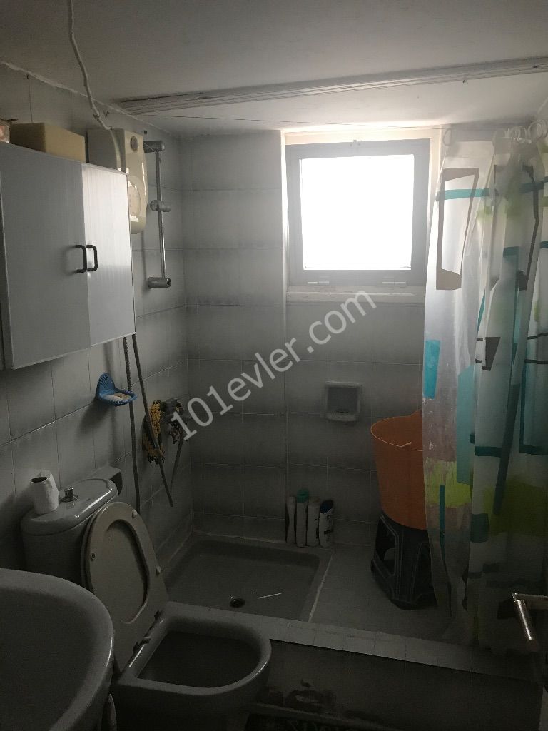 Girne merkezde satılık geniş 3+1 daire