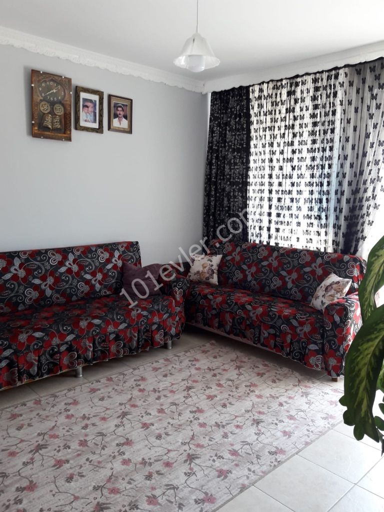 Girne/Alsancak bölgesinde satılık 2+1 daire 