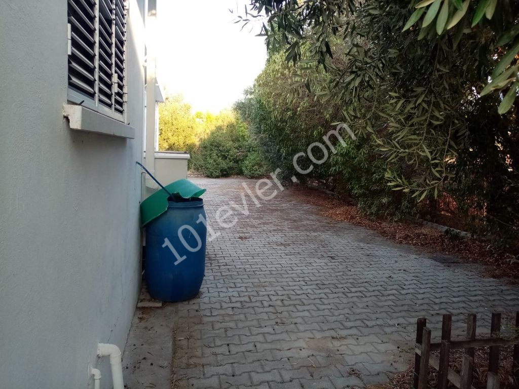 Detached House For Sale in Karşıyaka, Kyrenia