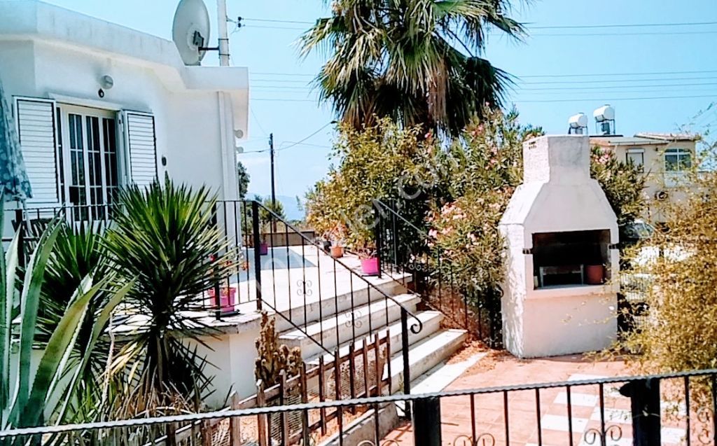 Detached House For Sale in Karşıyaka, Kyrenia