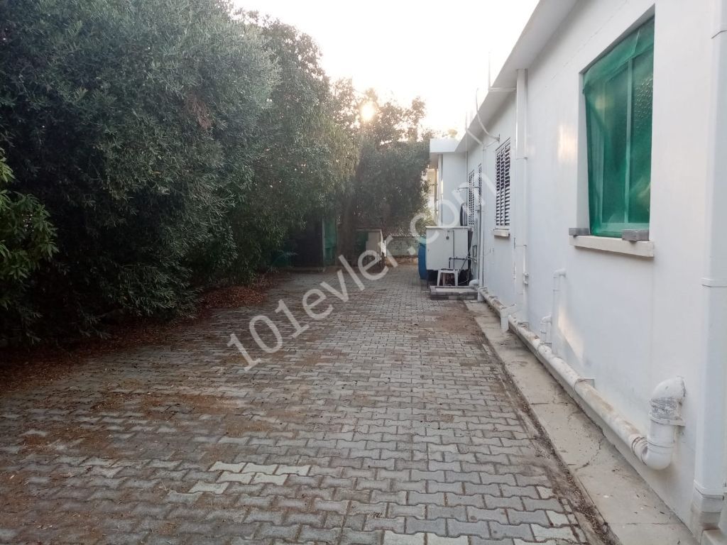 Detached House For Sale in Karşıyaka, Kyrenia