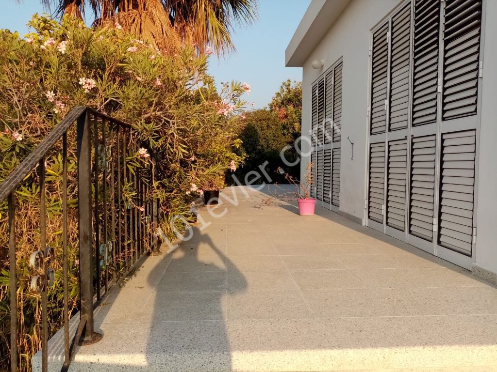 Detached House For Sale in Karşıyaka, Kyrenia