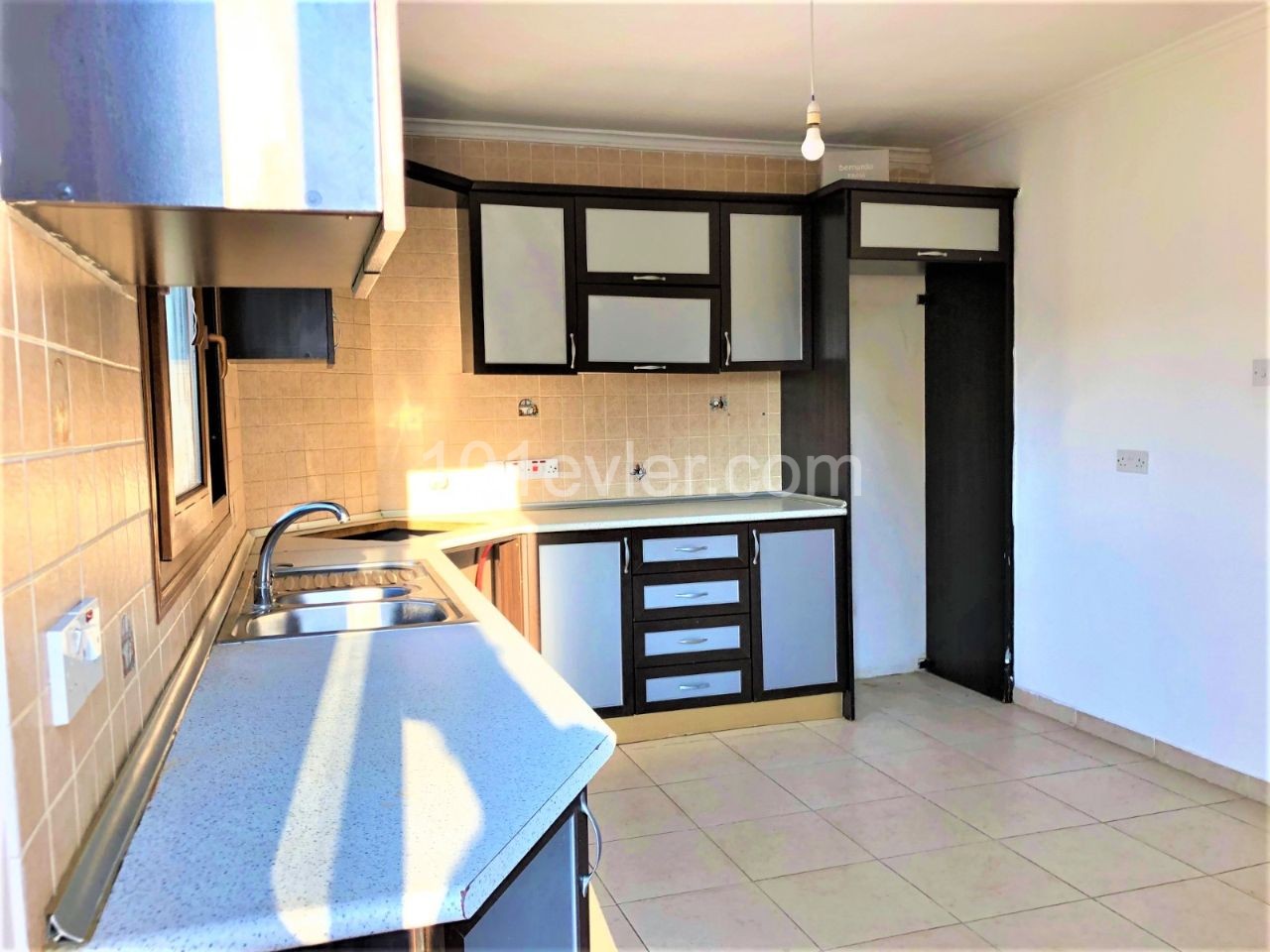 Flat To Rent in Girne Merkez, Kyrenia