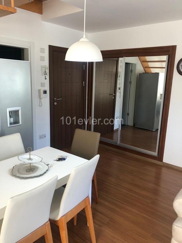 Girne merkezde kiralık dubleks 3+1 lüks daire