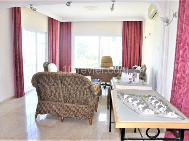 Edremit bölgesinde kiralık 5+2 villa