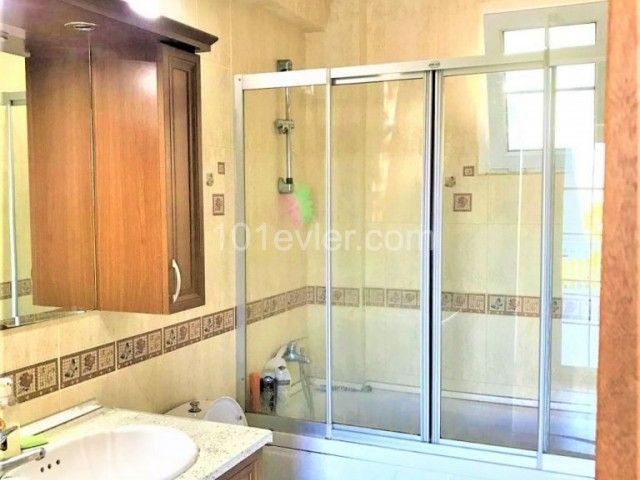 Edremit bölgesinde kiralık 5+2 villa