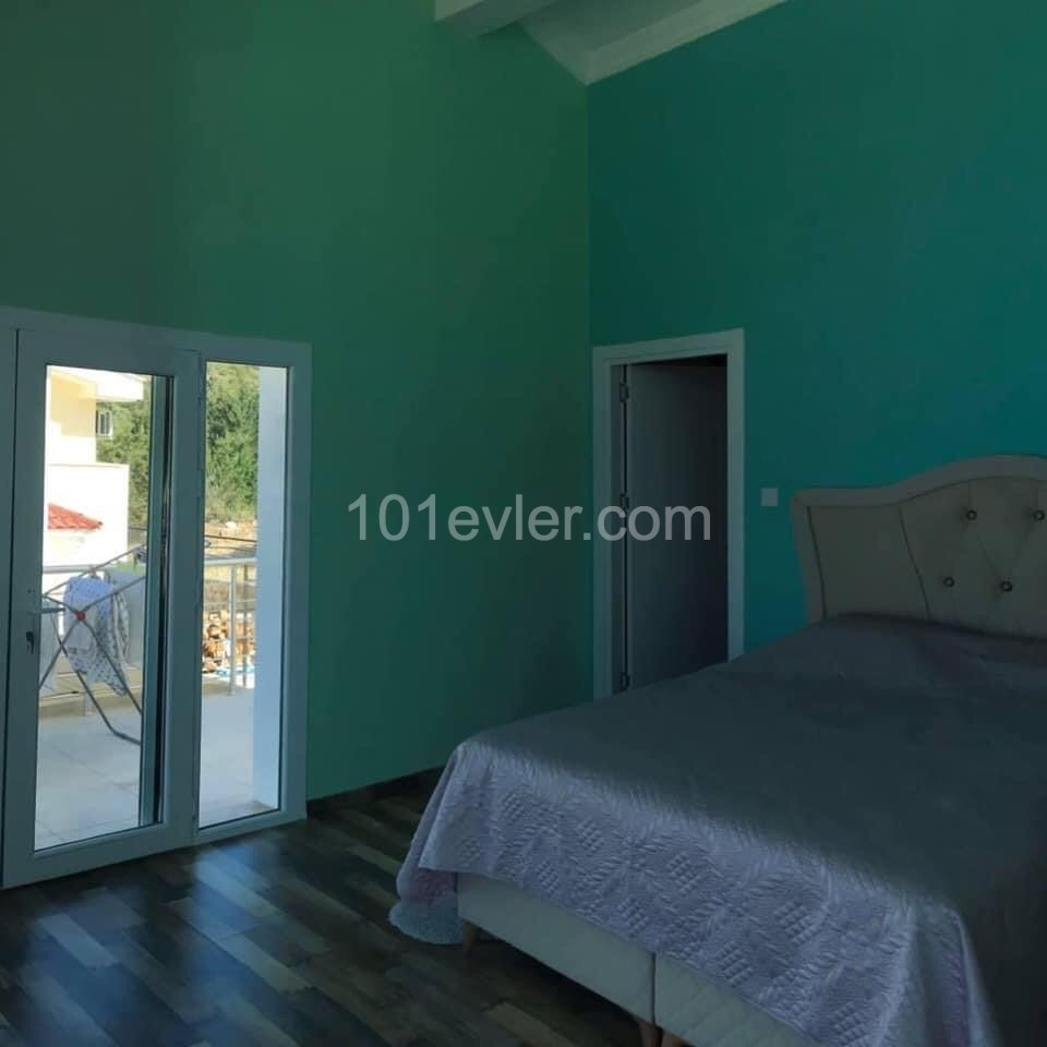 Kiralık temiz ve bakımlı özel havuzlu villa