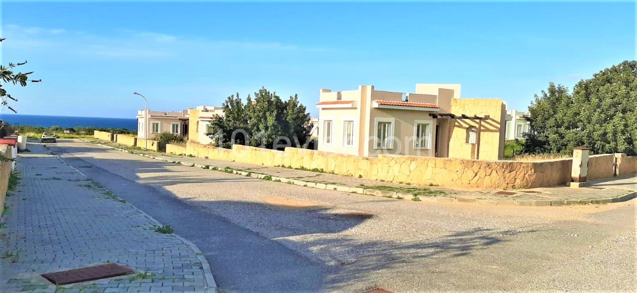 3+1 villas for sale within walking distance of the sea ** 