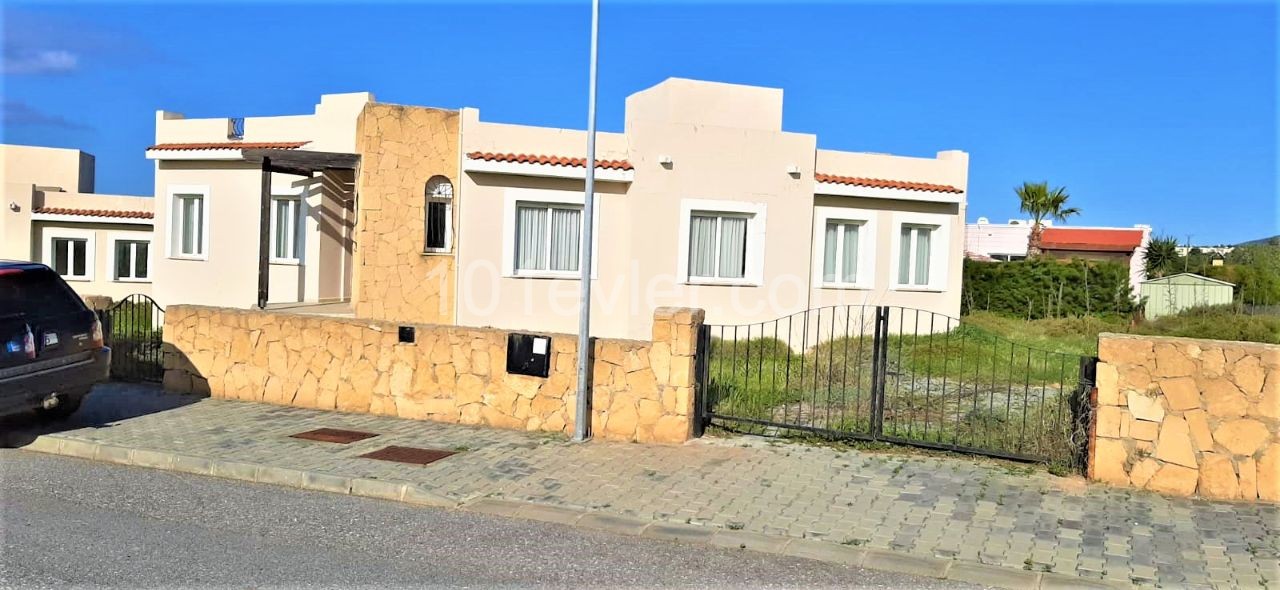 3+1 villas for sale within walking distance of the sea ** 