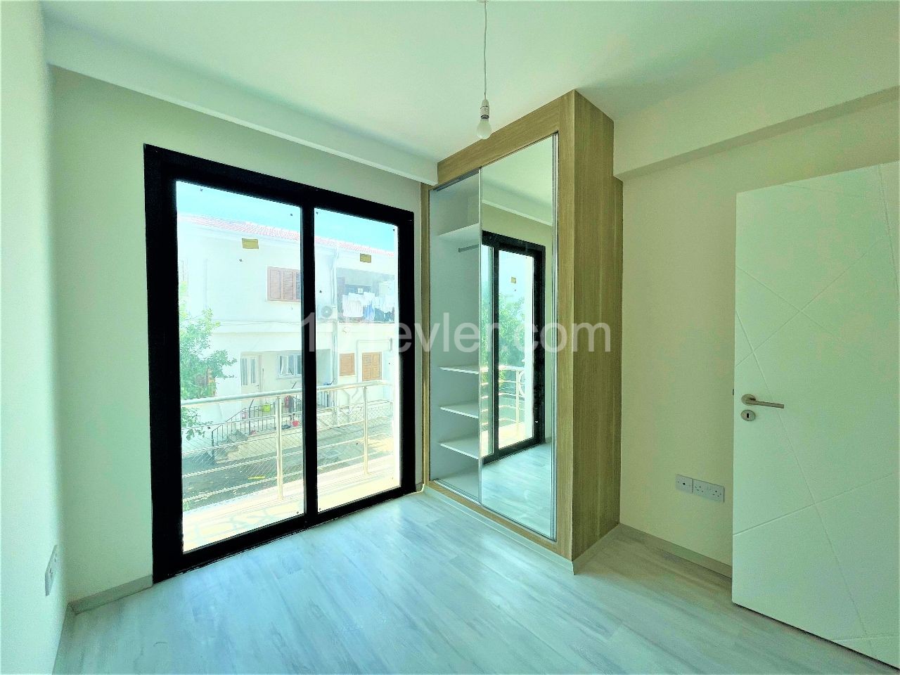 Girne merkezde uygun fiyata satılık 2+1 sıfır daire