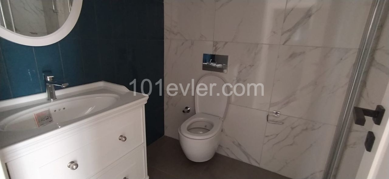 Flat To Rent in Alsancak, Kyrenia