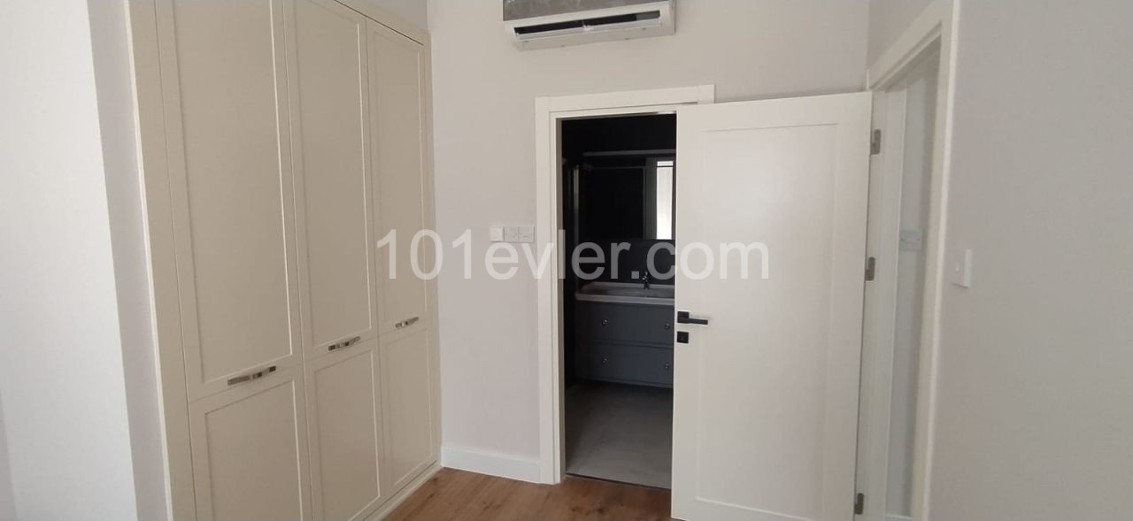 Flat To Rent in Alsancak, Kyrenia