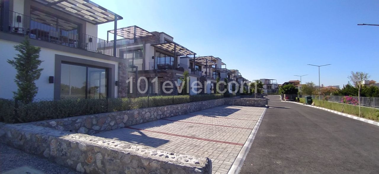 Flat To Rent in Alsancak, Kyrenia