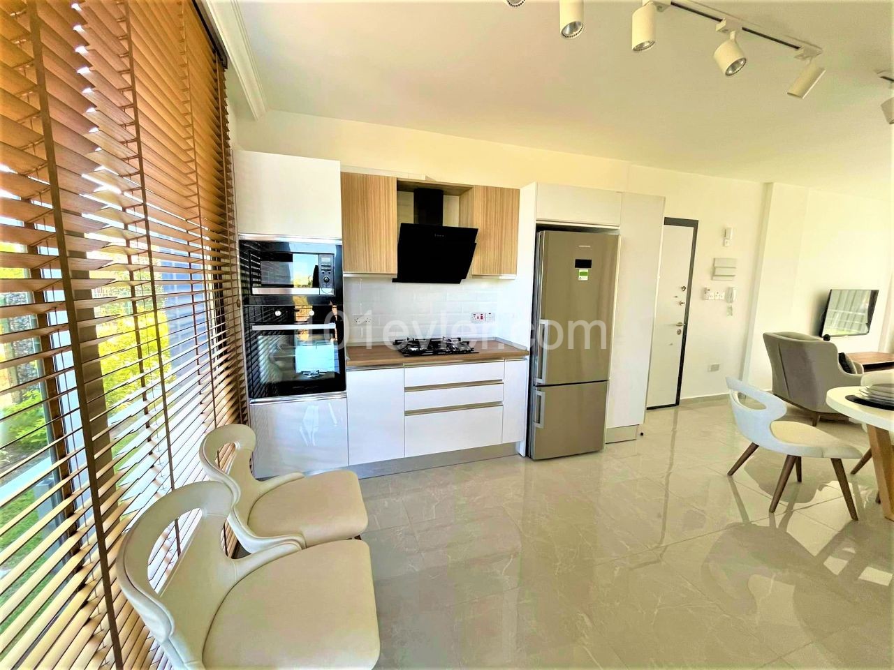 2+1 flats with pool for sale in a magnificent location in Alsancak ** 