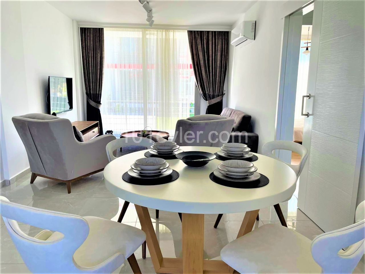 2+1 flats with pool for sale in a magnificent location in Alsancak ** 