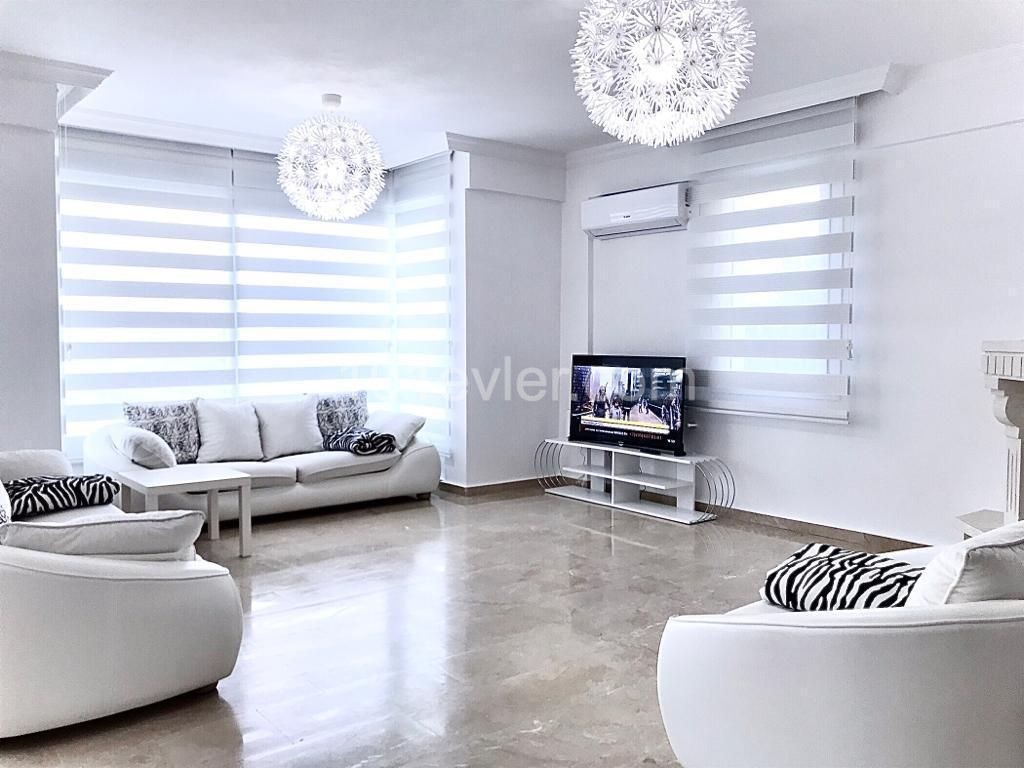 Merit otellere yakın kiralık lüks villa