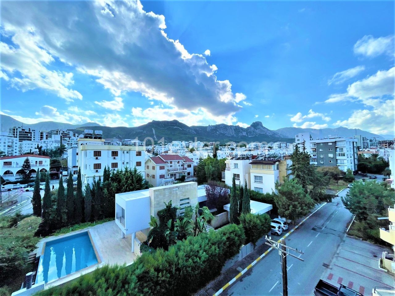 Neue 2+1 Wohnung im Zentrum von Kyrenia ** 