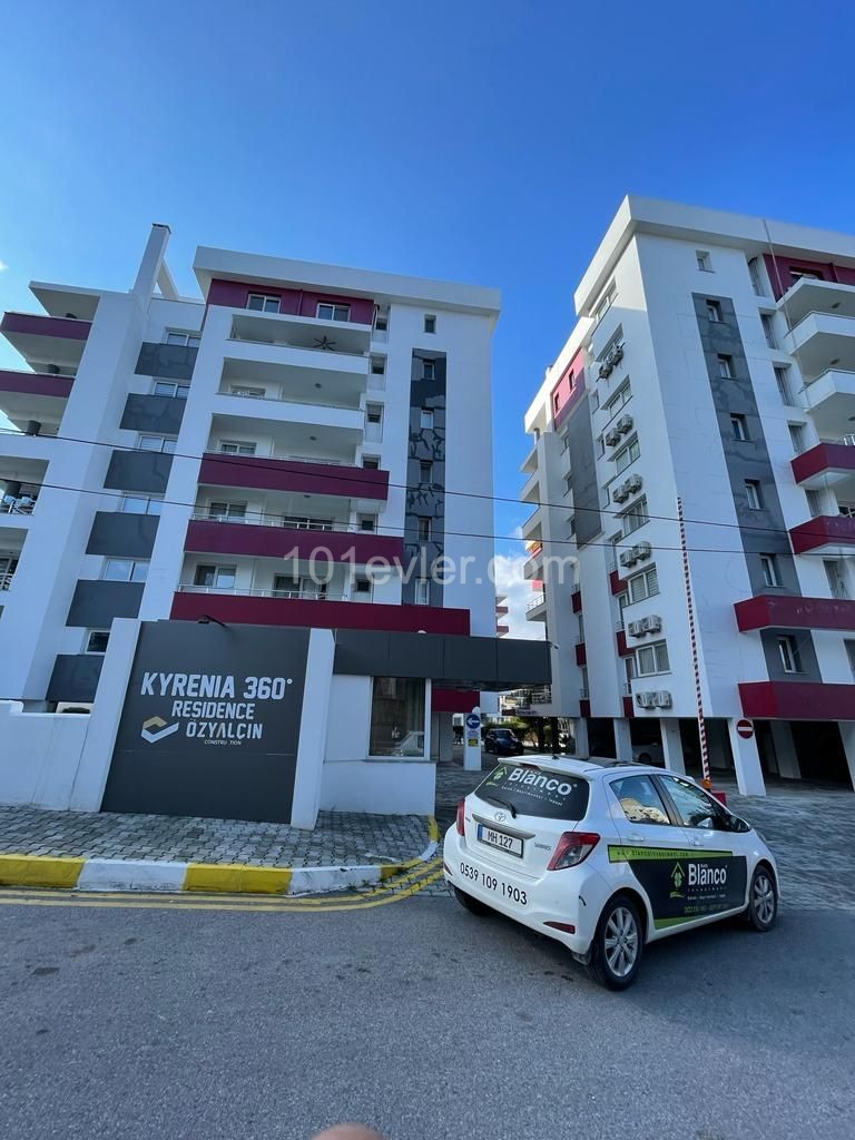 Girne merkezde geniş 3 yatak odalı daire