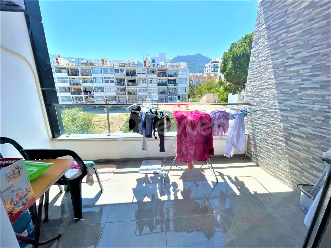2+1 Wohnung im Zentrum von Kyrenia zu verkaufen!Geeignet für Investitionen!! ** 