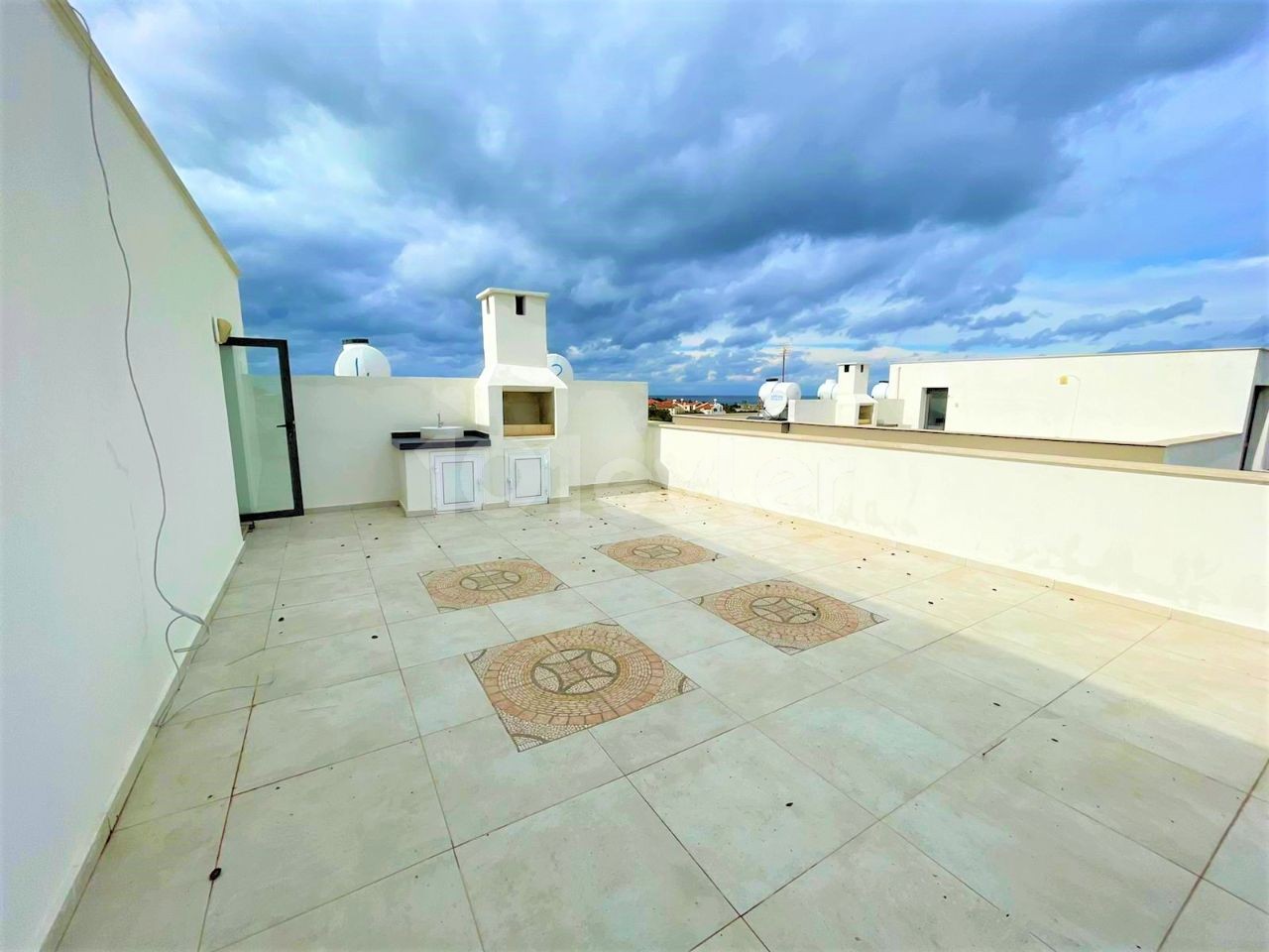 Apartments with a garden and a terrace for sale in a quiet and quiet area. ** 