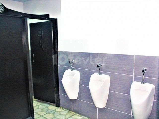 Ana yol üstü Girne'de Emsali olmayan 450 m2 kiralık iş yeri!Goon-Switch Club