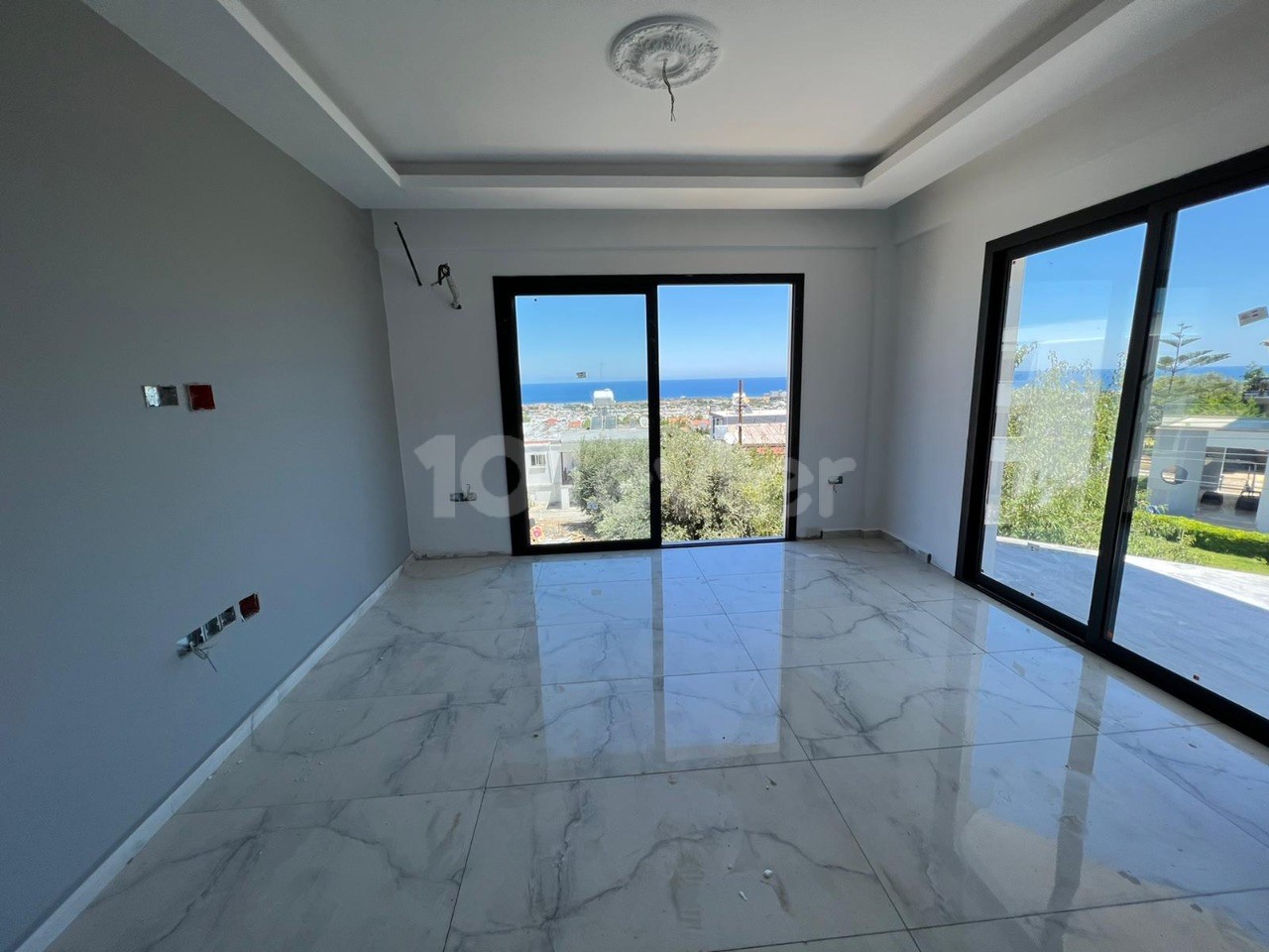 3+1 apartments for sale in Alsancak district ** 