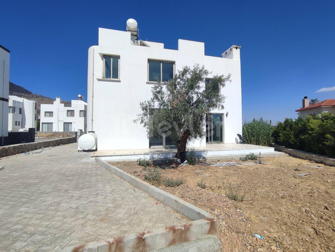 Girne Dikmen Satılık 3+1 Geniş, Lüks Villa 